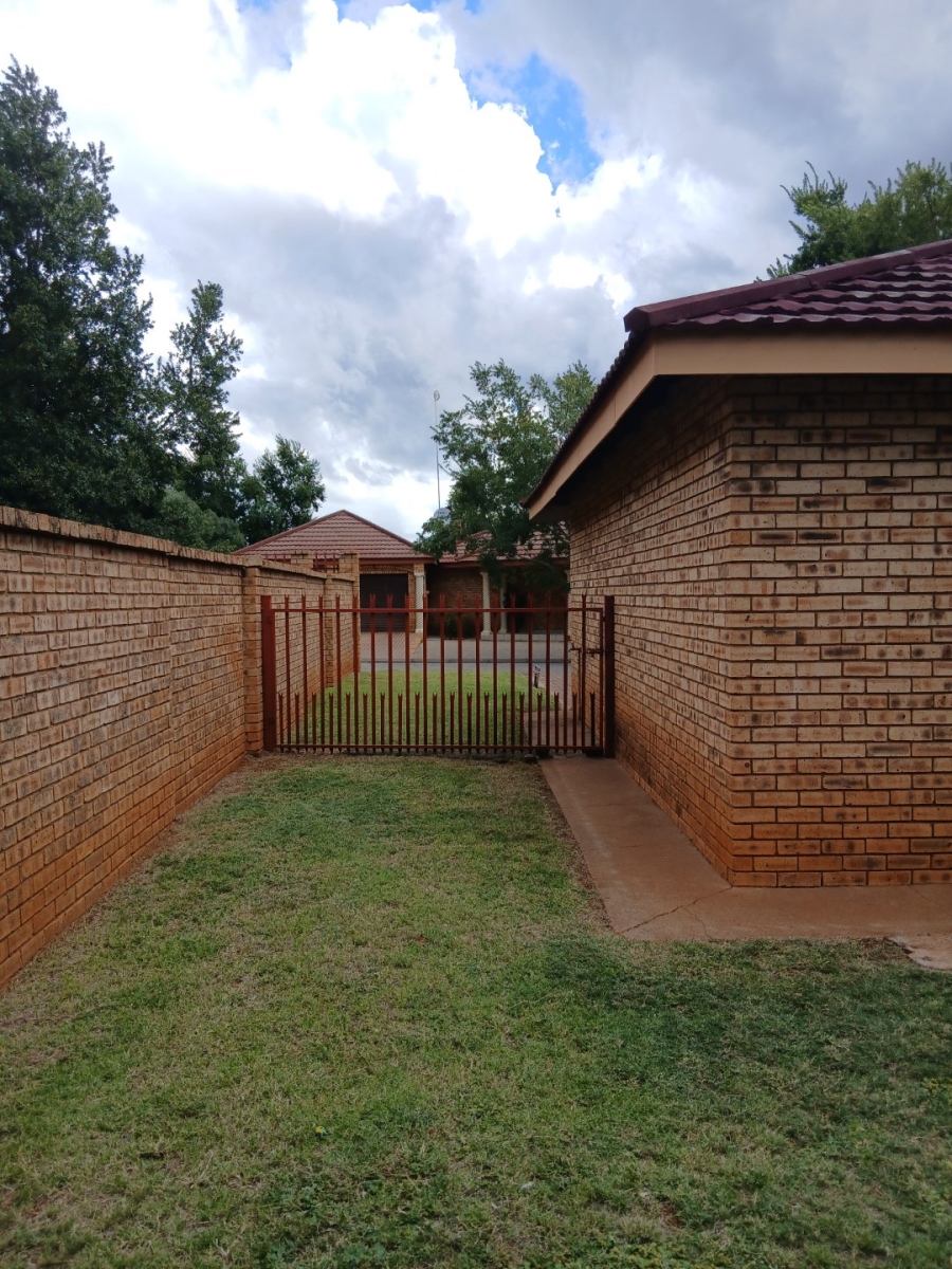 3 Bedroom Property for Sale in Kuruman Northern Cape